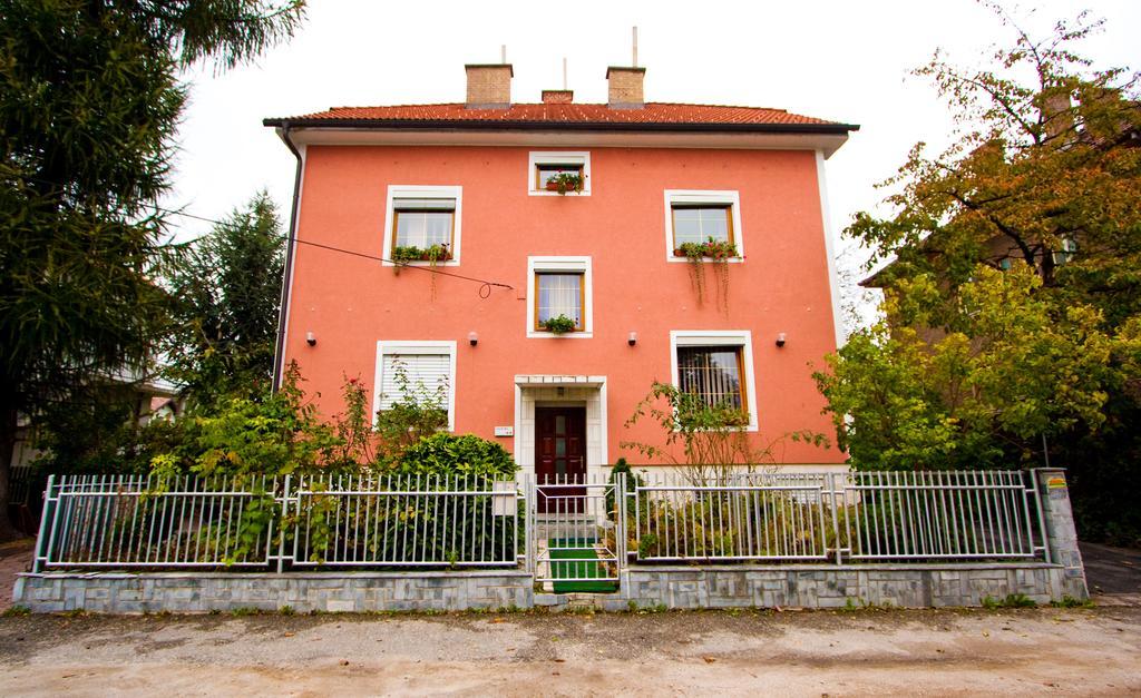 Guest House Pikapolonca Maribor Extérieur photo