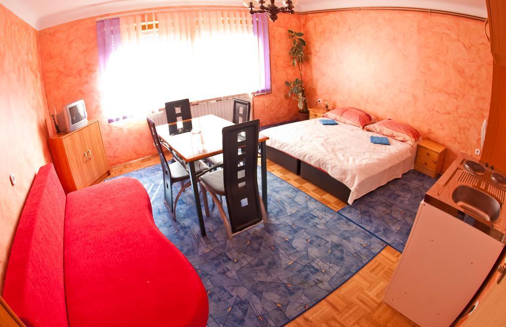 Guest House Pikapolonca Maribor Chambre photo