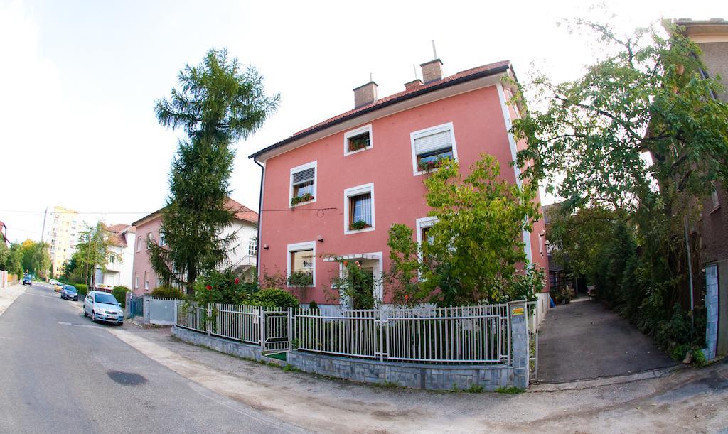 Guest House Pikapolonca Maribor Extérieur photo
