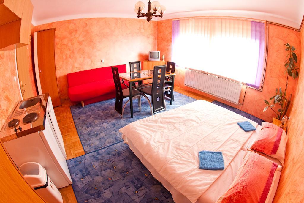 Guest House Pikapolonca Maribor Chambre photo