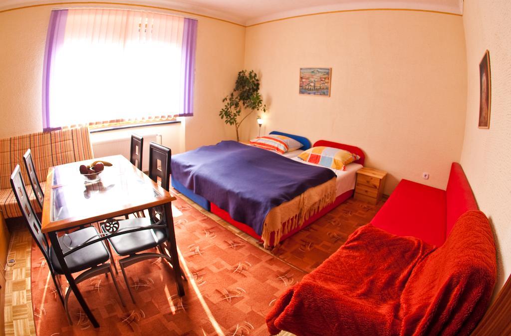 Guest House Pikapolonca Maribor Chambre photo