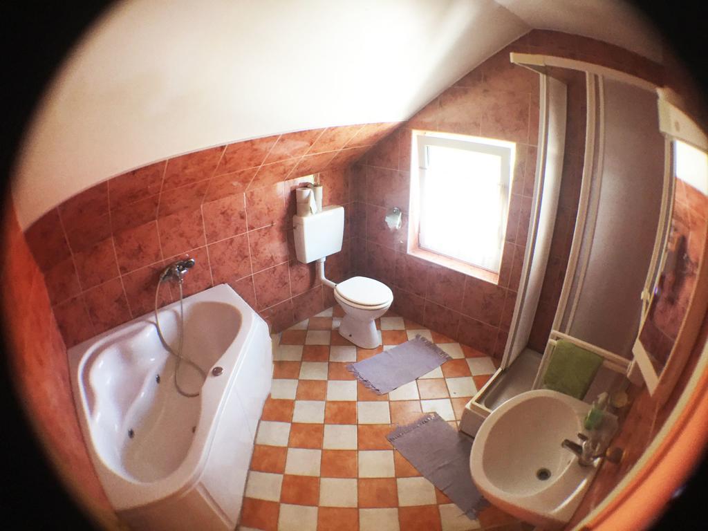 Guest House Pikapolonca Maribor Extérieur photo